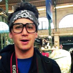 whtweloveabout's tweet photo. When he wears bandanas https://t.co/ALRygsPw5W