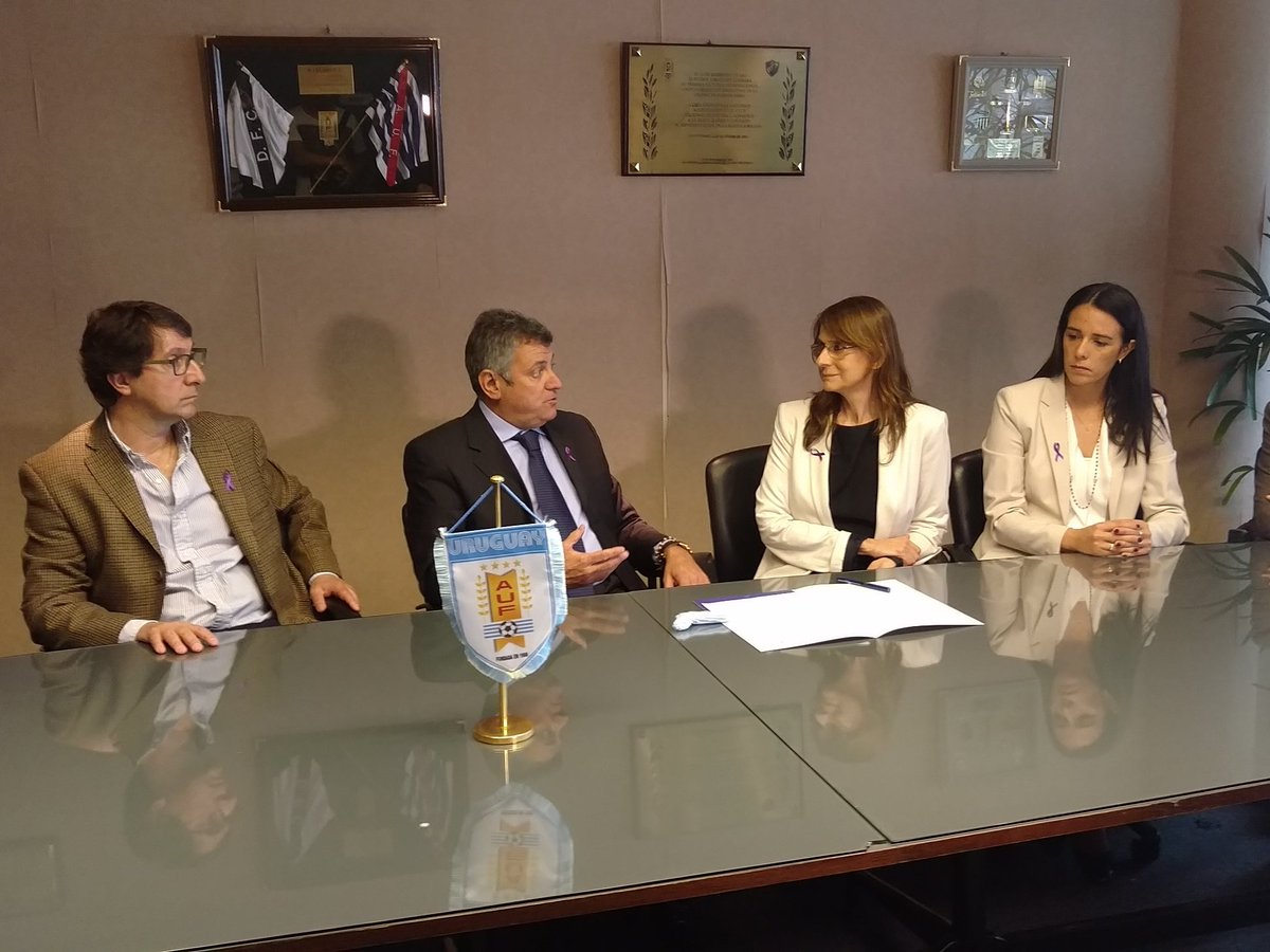 AUFOficial's tweet photo. #Institucional I La AUF está firmando el convenio con la Fundación Álvarez Caldeyro Barcia https://t.co/IhNcxc9wnT