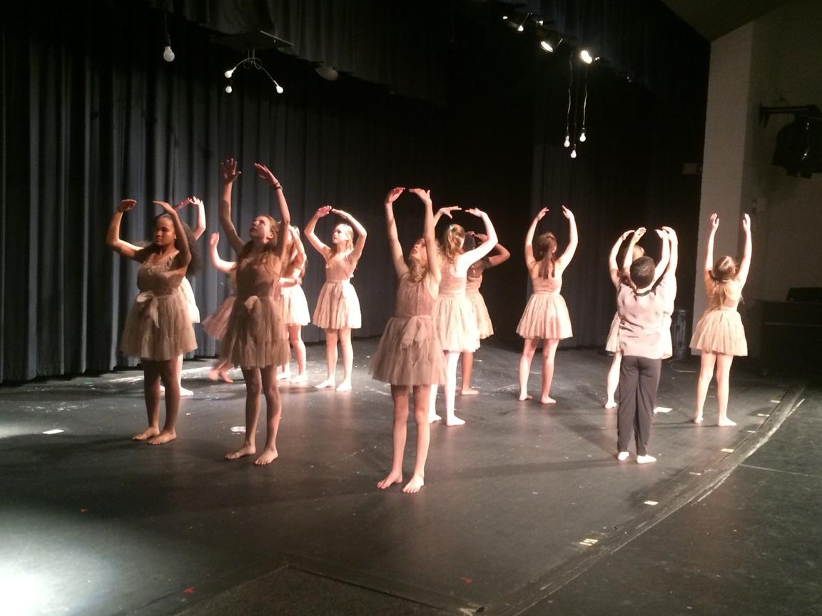DosesofDula's tweet photo. Dance Company welcomes families to Ligon! #Makeusyourchoice https://t.co/69A0HutDW8