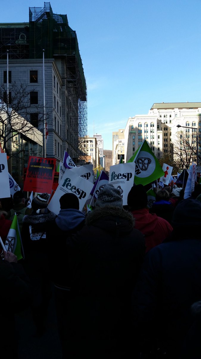 FSSSCSN's tweet photo. Dans la rue contre l'appauvrissement et pour défendre nos services publics #frontcommun #avecnous #polqc #assnat https://t.co/ETdzuFMe74