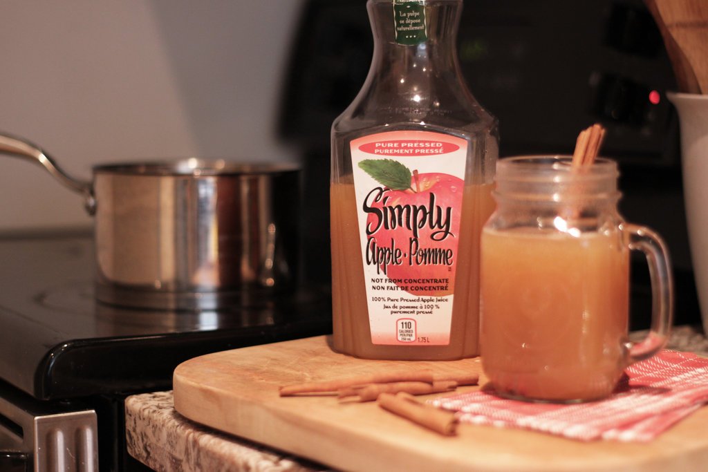 Fighting off these chilly days with a mug of warm #SimplyApple, topped with cinnamon. #warmup #comfort
