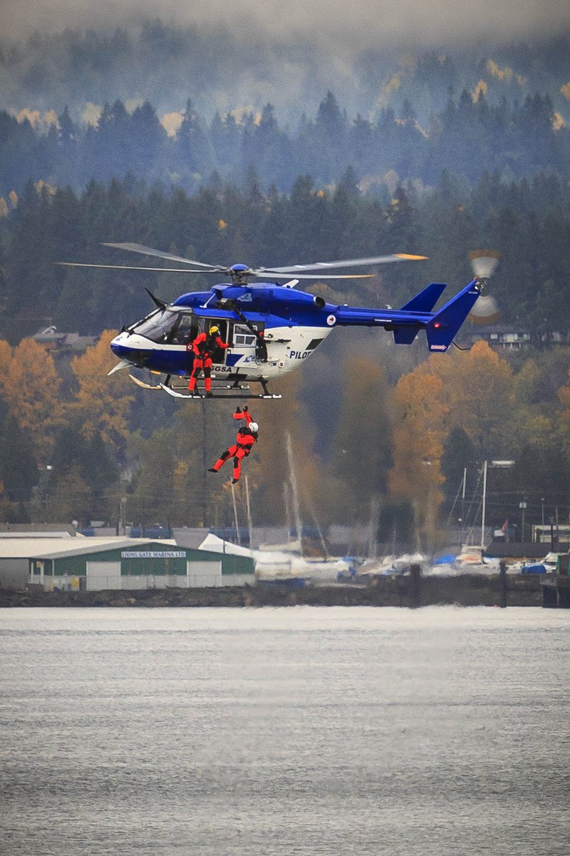 verticalmag's tweet photo. A hoisting demo during #HAC2015 drew crowds to Vancouver Harbour last weekend: https://t.co/MNLYWM6RIZ https://t.co/TYeMonKkY9