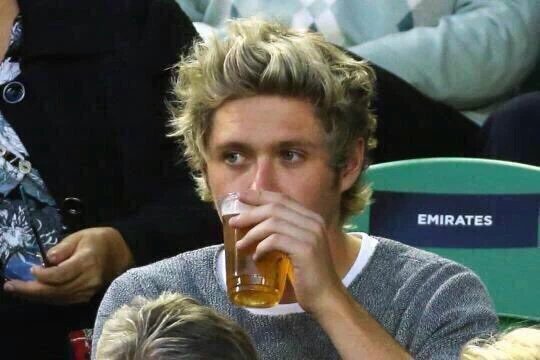 BalkanWants's tweet photo. I wanna be the beer

#1DHR
#1DBA
#1DRS
#MTVStars One Direction https://t.co/GInqOKqhAQ