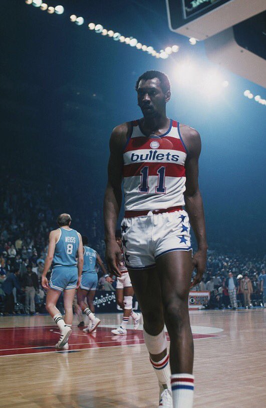 Happy 70th birthday to Hall of Famer, Elvin Hayes! 