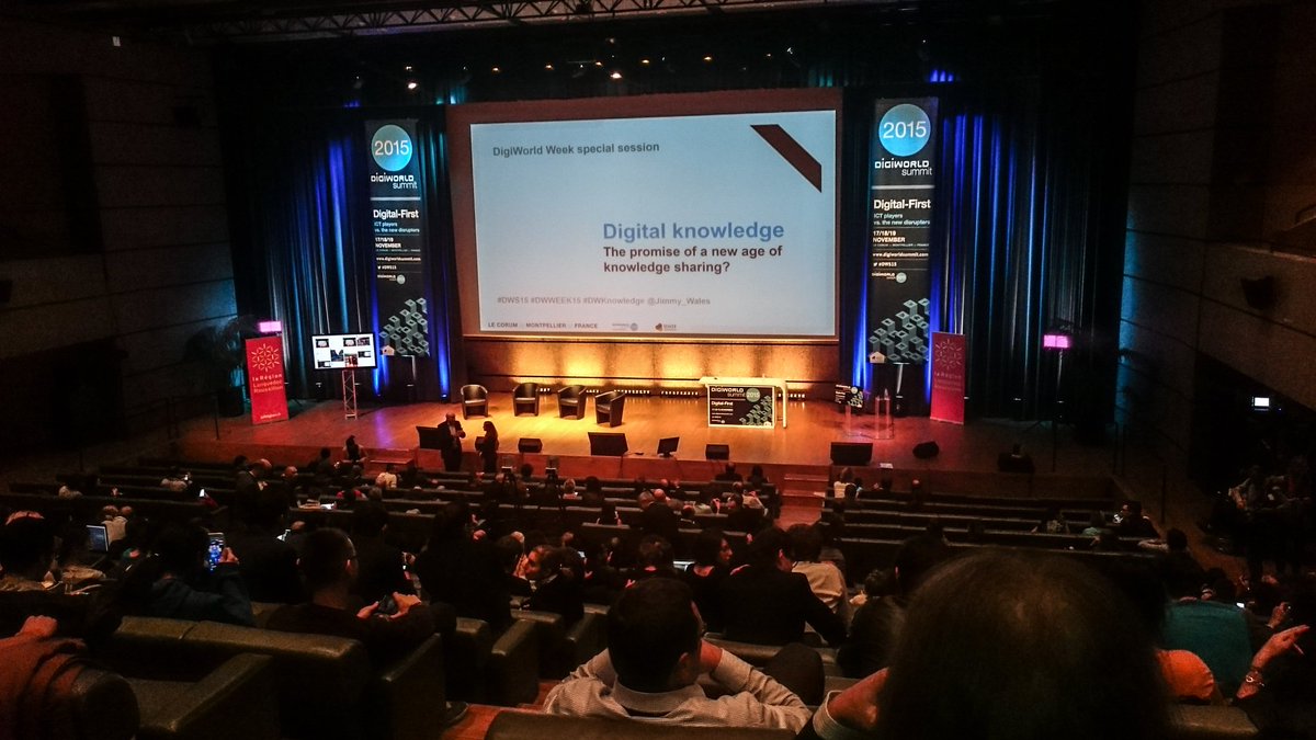MimilleFramboiz's tweet photo. #DWS15 conférence @jimmy_wales https://t.co/iTrHlhO91q