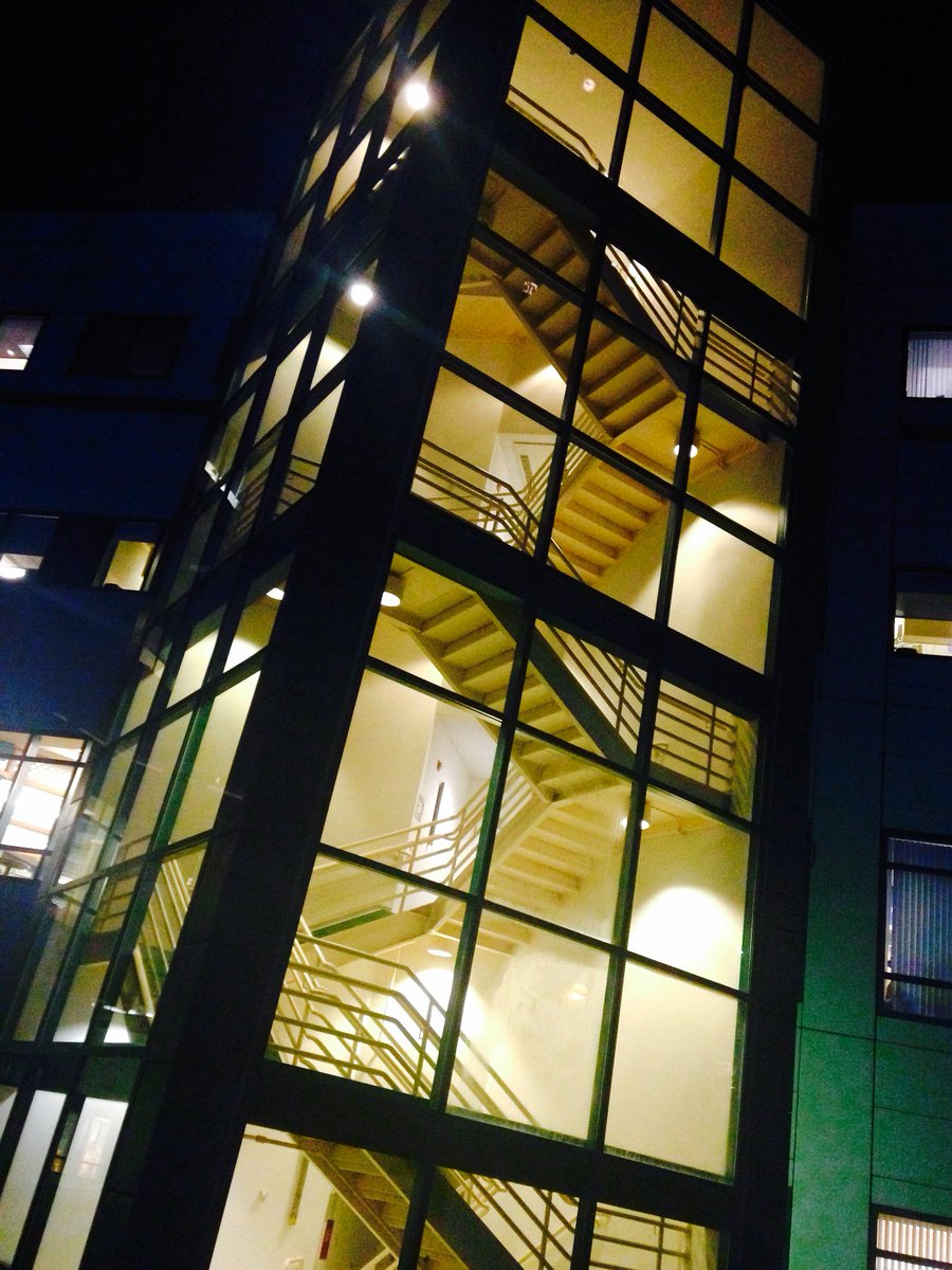 UVDesignWks's tweet photo. "Stairwell" - @DartmouthHitch #hospital #medicine #research #uppervalleyNHVT #dartmouth #NHVT #lebanonNH #community https://t.co/VzOnFmsdvI