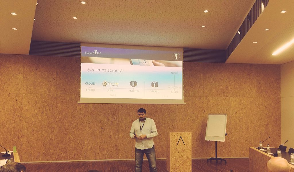 angels_capital's tweet photo. En el #DemoDay de @lanzaderaes escuchando junto a otros #inversores a los emprendedores. y sus proyectos https://t.co/i4oJgpvcU2