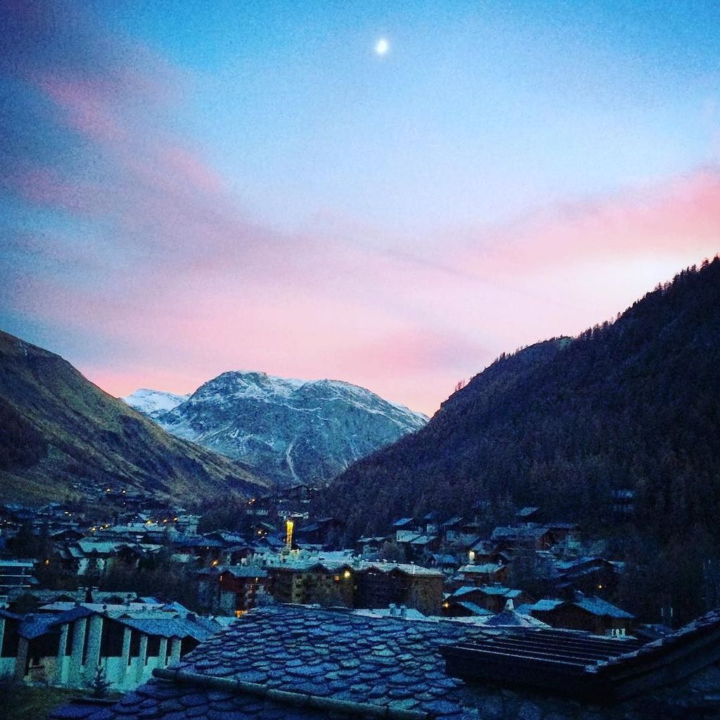 DEEP_N_STEEP's tweet photo. from harrydm1994, Waiting for hot tub to fill, could be worse! #alps #seasonaire #valdiser… https://t.co/ZRjifjBTmh https://t.co/2pNfF30aBP