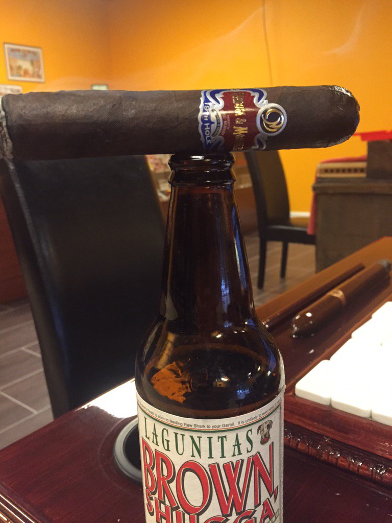 Awesome <a href="/Cnmcigars/">CórdobaMorales Cigar</a> Maduro from @cuttermancigars