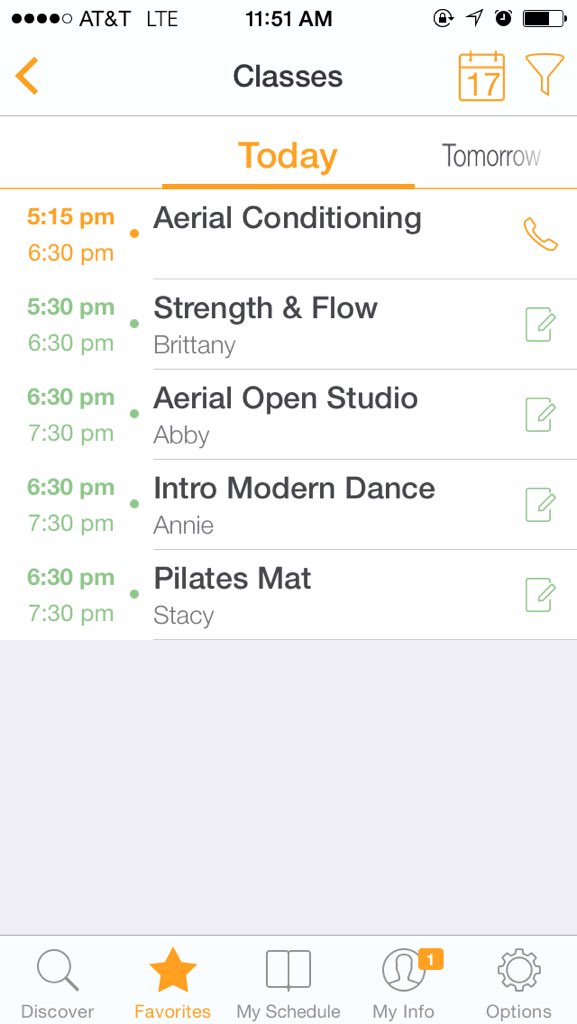 annie_arnoult's tweet photo. This Week!!!! Nov 16-21 "Friendsgiving" at Hunter! Adult drop-in classes for $5! Plus sweet treats! Come join us! https://t.co/bx85WnoSle