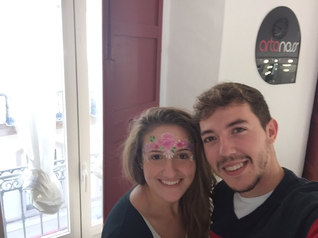 arteness // make-up tweet media