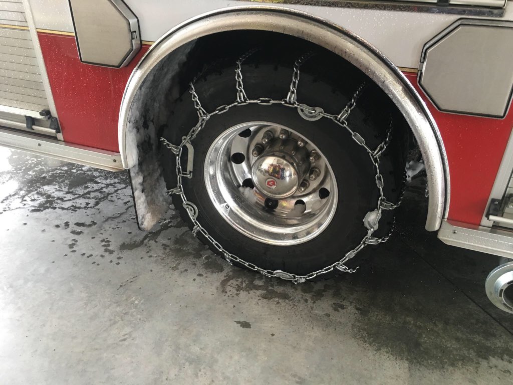 CSFDPIO's tweet image. #csfd #winterdriving We are chained up, ready to respond. Some areas have been tough to access in the north. #Eng21