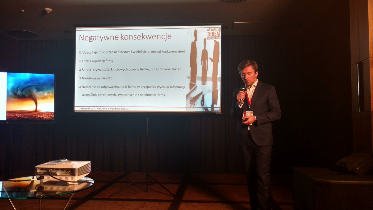 AT_Summit_PL's tweet photo. Ostatni wykład pierwszego dnia #ATS2015 Daniel Szmurło @TMobilePolska o corporate security https://t.co/sUztzIOfEO