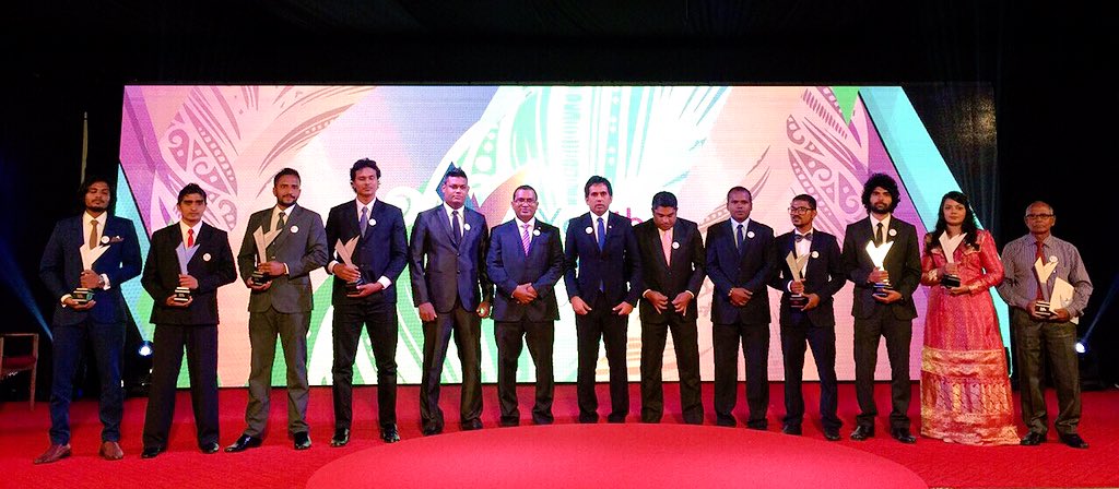 MoEDmv's tweet photo. Hon. Minister Saeed @em_saeed with tonight's award winners #YouthAwardWinners #YouthAward2015 #YouthDay2015 https://t.co/4ub8z581aT
