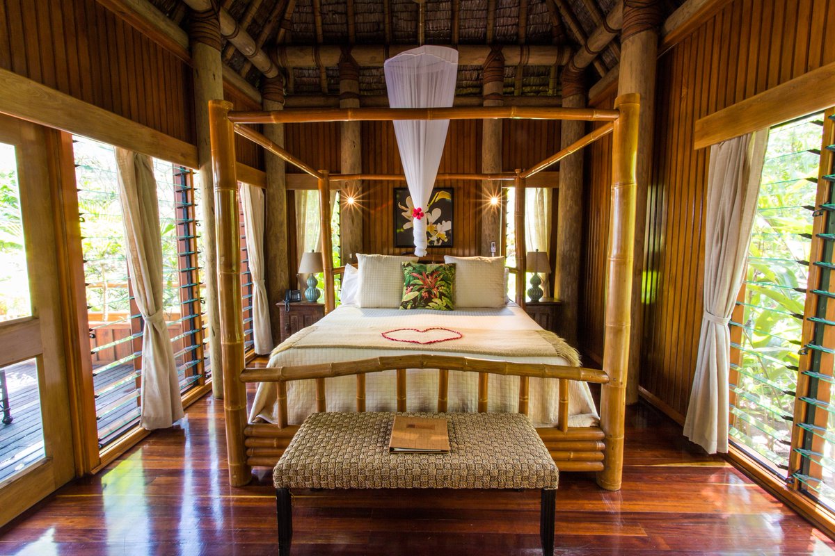 NamaleResort tweet picture