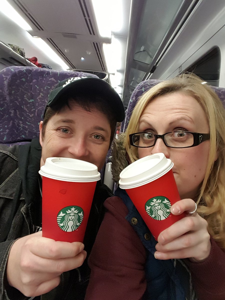 Surrealvampi's tweet photo. Screw you Christmas! Screw you!
Treading on the wild side with the controversial redcups
#redcupcheer #RedCupgate https://t.co/bKqJwA093m