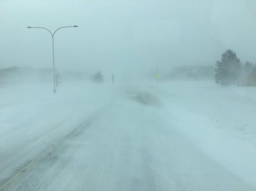 CSFDPIO's tweet image. #winterdriving #Eng21 dealing with 5' drifts on most intersections, 50 mph wind.
