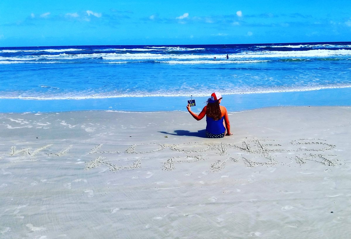 Countrygr86's tweet photo. .. not many things in this crazy world can take my mind off things like @KipMooreMusic and the ocean 🎶🌊...#WildOnes https://t.co/LX7NBSTx3h