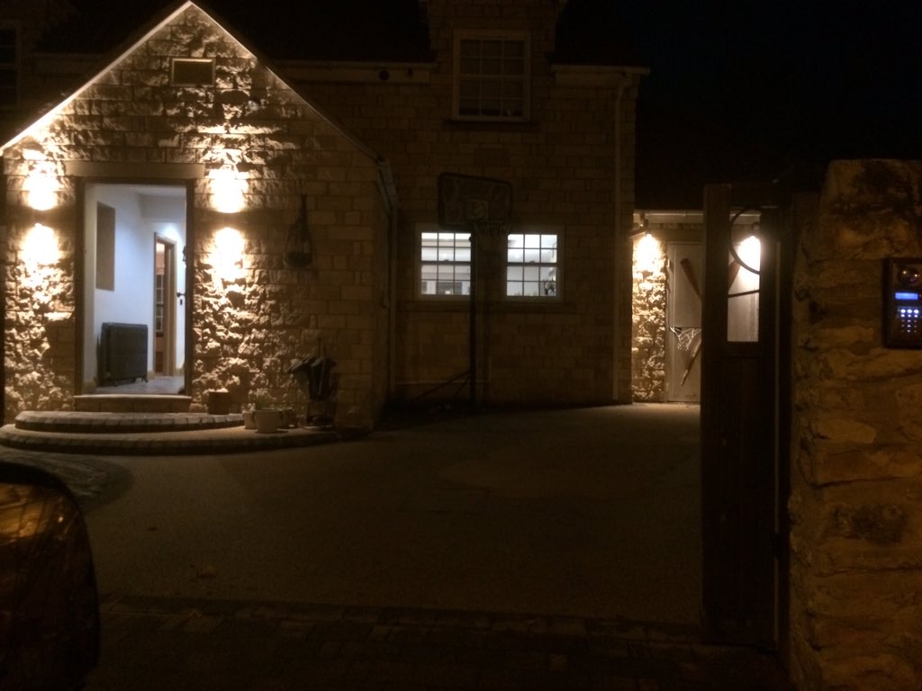 imelectricaluk's tweet image. Nice little outside lighting install #smartsparks