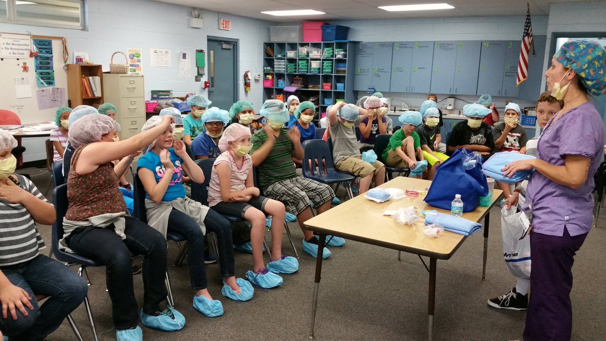 HES_mshorn's tweet photo. #GATI #5thGrade #SurgicalAssistants https://t.co/yPwrZEUUfF