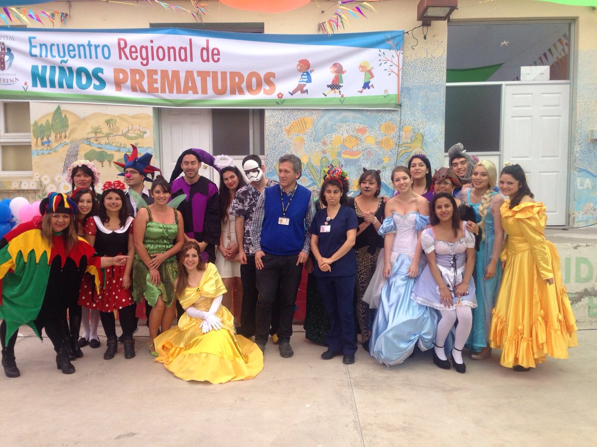 Celebrando el dia del prematuro en nuestro hospital... enfermeras en el cuidado exclusivo de nuestros pacientes!!