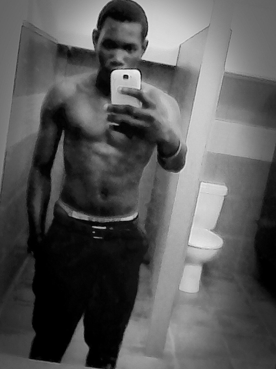 raphique18's tweet image. 