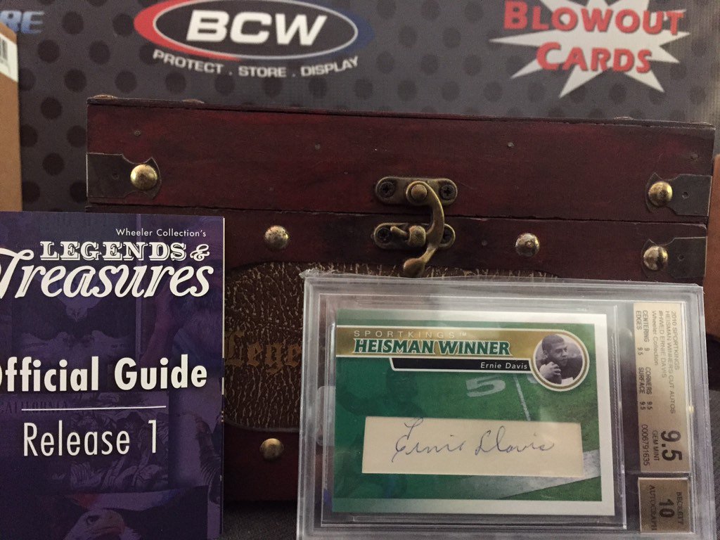 afantasticstore's tweet image. Incredible hit @CollectWheeler Legends and Treasures! 1/1 Ernie Davis BGS 9.5/10 auto! @blowoutcards @BlowoutBuzz
