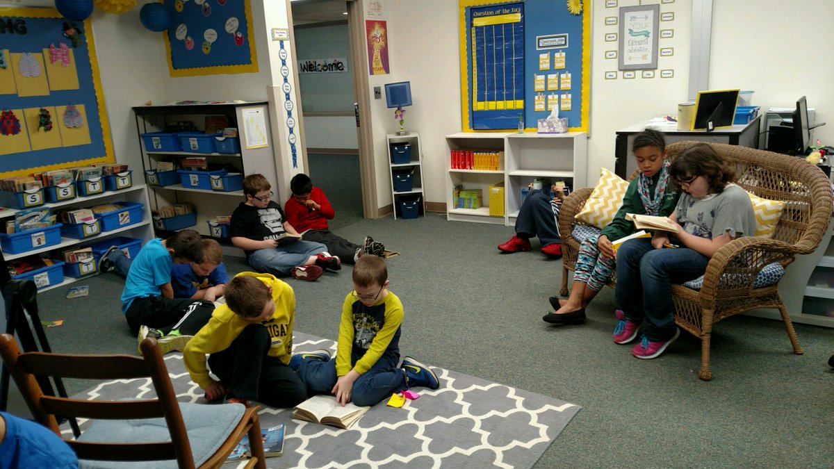 #Reading between the lines and making post-it thoughts with partners! #4/5multiage <a href="/SimondSuperstar/">Simonds Superstars |The Lamphere Schools</a>