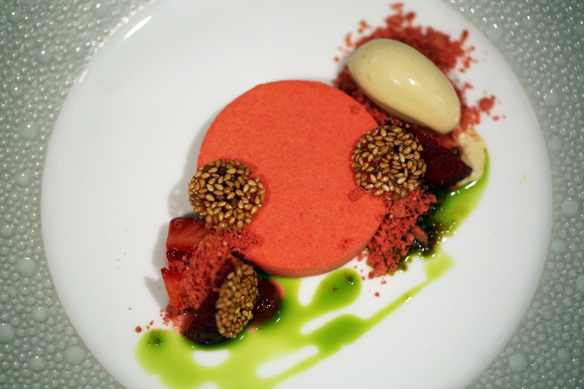 .<a href="/StephyPrida/">Stephanie Prida</a> and <a href="/davidkinch/">David Kinch</a> show you how to amplify an exceptional California product: 🍓 bit.ly/1MzUlGJ