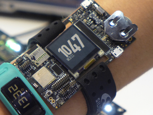 caciufo's tweet photo. TWO @wearable @ARMEmbedded "firsts" at #ARMTechCon in #mbed Zone. https://t.co/XOTsQ4GFUG https://t.co/ke89V0dtyS