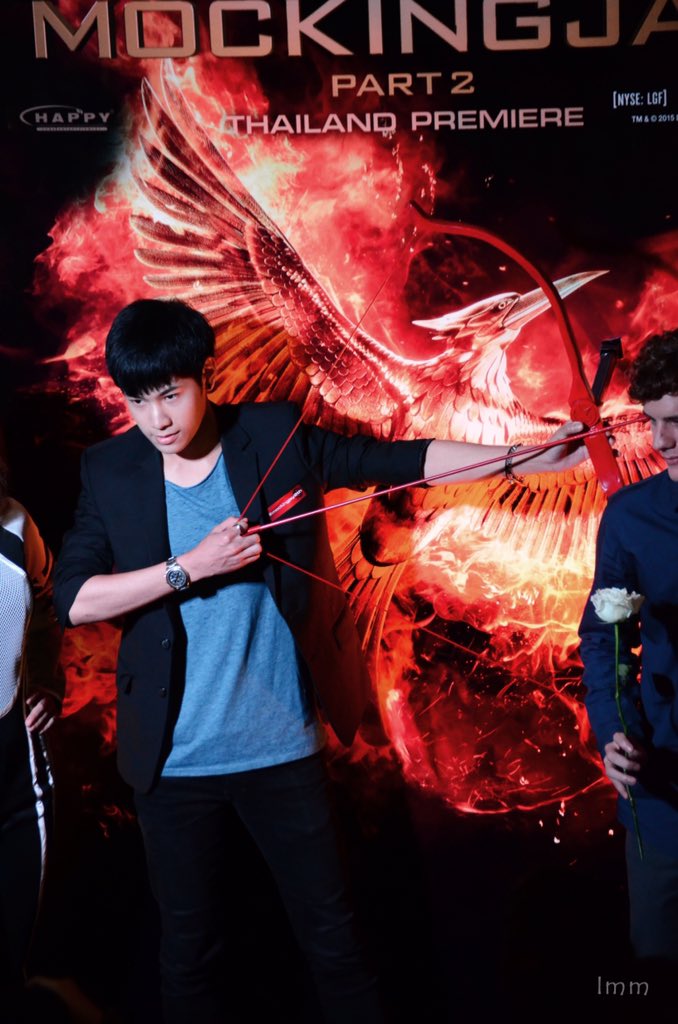 NpImm21's tweet photo. ยอมสายตาจ้าวป่ามาก@stjinx_maya #SotusTheSeries #KristSingtoSotus #Mockingjay2TH https://t.co/jlPCPiJgqK