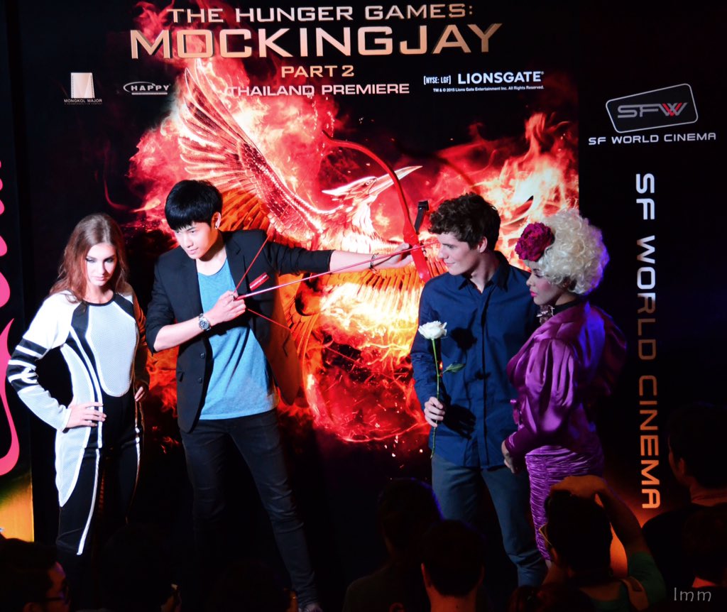 NpImm21's tweet photo. ยอมสายตาจ้าวป่ามาก@stjinx_maya #SotusTheSeries #KristSingtoSotus #Mockingjay2TH https://t.co/jlPCPiJgqK