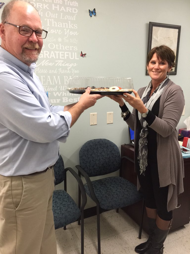 paulkaczanowicz's tweet photo. @nysut East Syracuse Minoa recognizes the all those SRPs that make such a big difference on a daily basis. https://t.co/oOiiwhqY4E