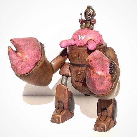 wiptoys's tweet photo. @flukegraf piece for #spacecrabwars #teameurope #booth603 #dcon2015 #wiptoys #martian_toys https://t.co/hvHv7DvvFB