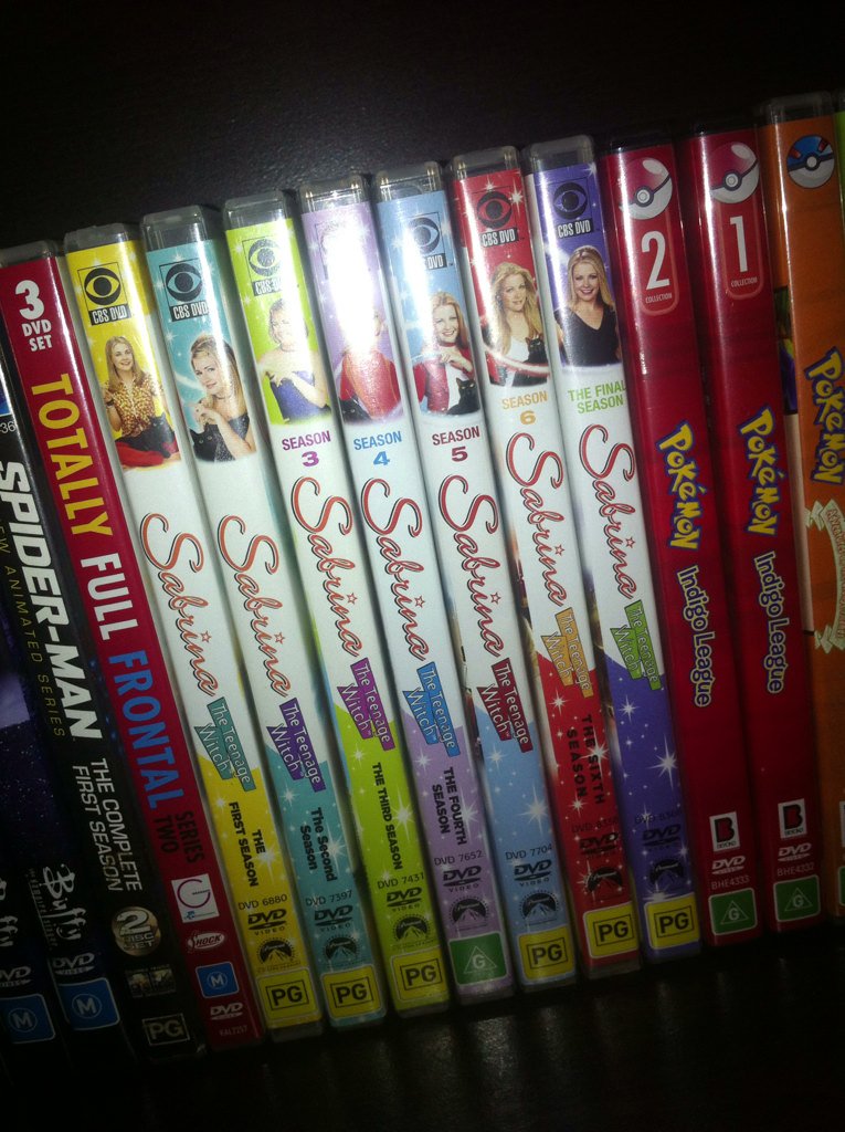 benjivoices's tweet image. Recently picked up the entire series of Sabrina w/ @MelissaJoanHart ... Still freakin awesome! #NostalgiaOverload