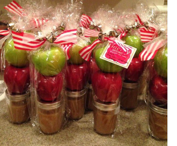 organiquebasket's tweet photo. Give the gift of #realfood this #Christmas  #Canada #organic #healthyliving #Toronto #holiday  #BloorStreet https://t.co/K09SU1s36k