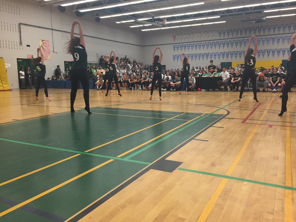 CCStudntCouncil's tweet photo. Dodgeball Buy In 2015 big thanks to @celticNAATION 🎉🍀 #CelticPride https://t.co/KBx5OKFn6e