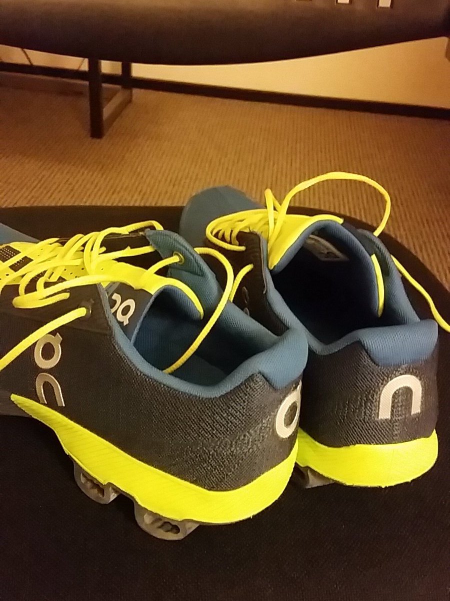 chef_doodle's tweet image. Bought the @on_runningUK CLOUDS back to their home! #cloudrunning #Switzerland