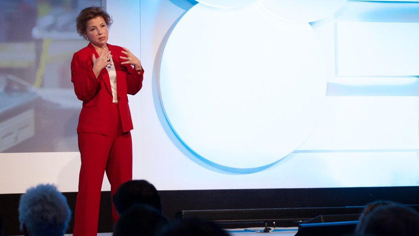 Watch <a href="/ChrisCrandell/">Christine Crandell</a>'s #SDLInnovate keynote "Two Keys to Winning Customers for Life" here: buff.ly/1MNAlDU