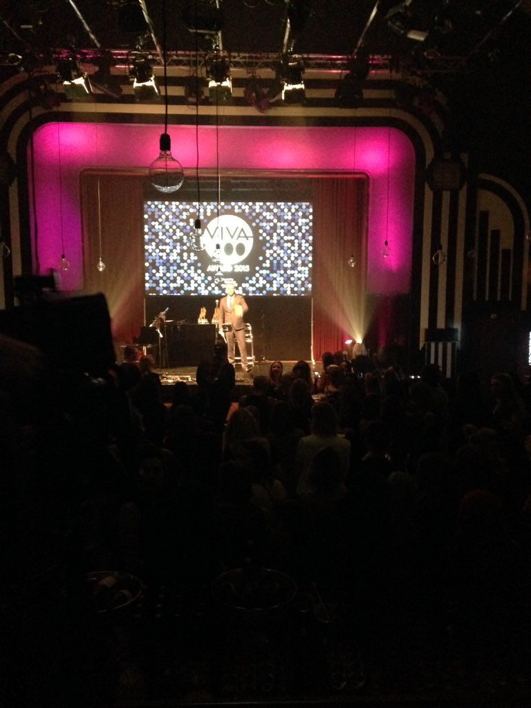 De eerste award komt eraannn #viva400