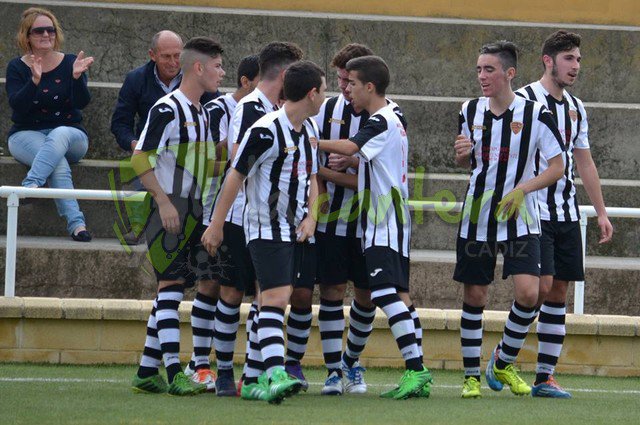 📷 Galería de imágenes: Algeciras CF B-Atco Novo Gazul 2012 [Incluye 36 fotos] lacanteracadiz.com/juveniles/4o-a… …
