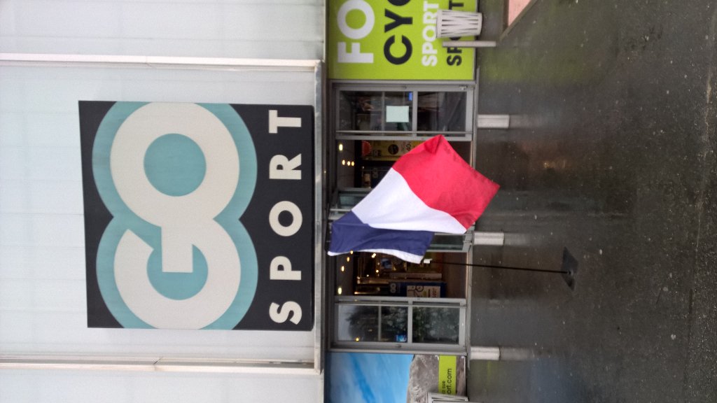 DjTreiz's tweet photo. @LeTelegramme hier chez GoSport a Brest la musique, le temps et nos clients se sont arrêtés pdt une minute ... https://t.co/aFJanndeJS