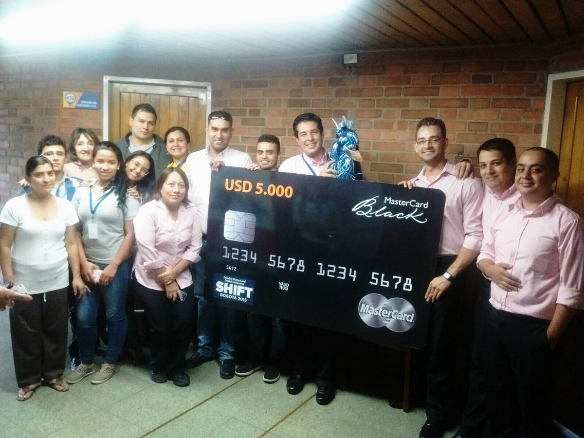 JairoALP's tweet photo. "@Jeny_Car_: Felicidades #familiaUbiquom
Grandes logros, grandes momentos.. https://t.co/WO8HsfjHvj" así celebramos el premio #ShiftMC
