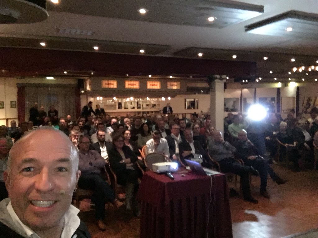 TomCoronel's tweet photo. Lezing #goesbeek top ondernemers inspireren #gov gas erop https://t.co/Mr2os50rhz