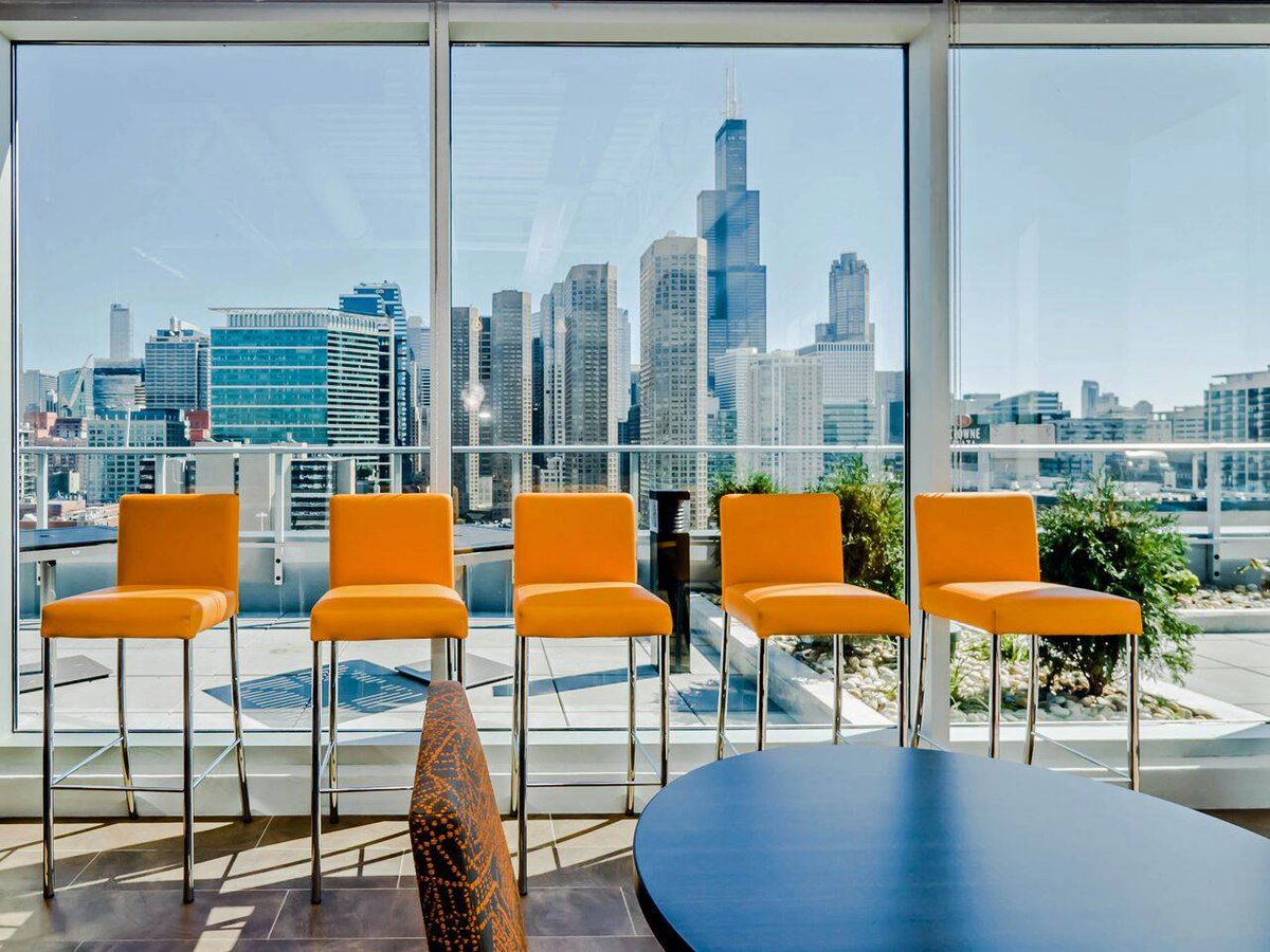 GatewayWLApts's tweet photo. Enjoying our view at #GatewayWestLoop #WestLoop #Chicago #Chitown @TheBestLoop https://t.co/RupAeQbq93