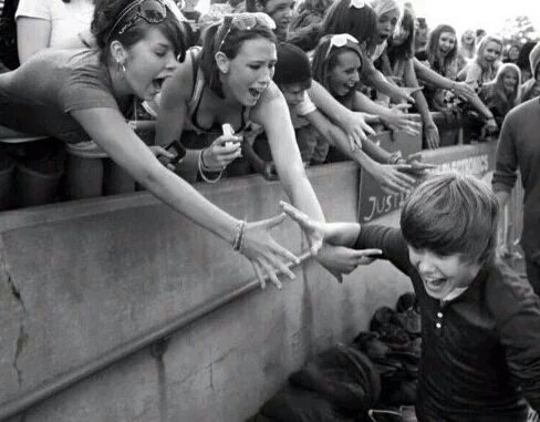 stealggukheart's tweet photo. Como o tempo passa rápido... 😭😭 6 anos, o tempo pode passar mais o orgulho só vai aumentar ❤
 #6YearsOfMyWorld https://t.co/ZENnG1dhye