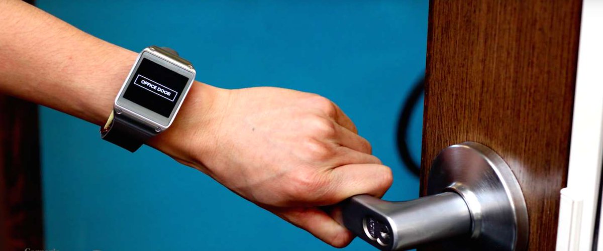 dutchcowboys's tweet photo. Deze smartwatch, ontworpen door Disney, weet wat jij aanraakt! https://t.co/6JlKAiBXsd https://t.co/hwh8bVUlKv