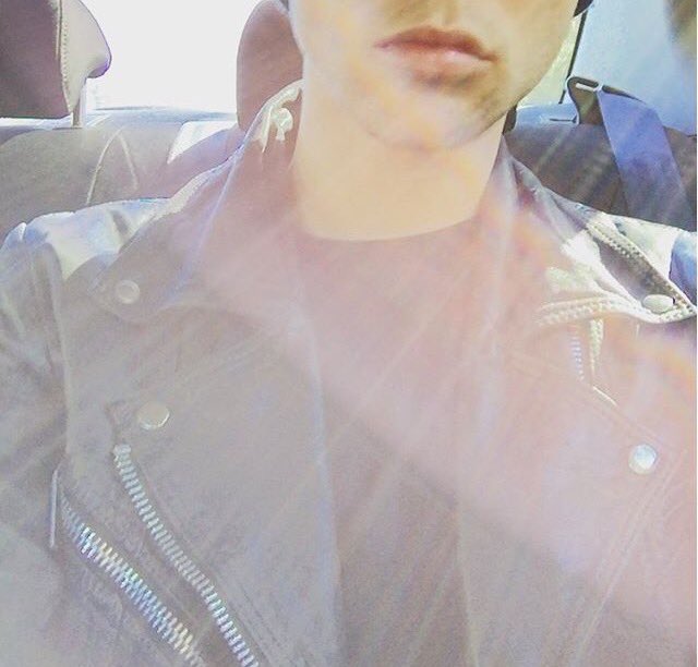 FAIRLYLOCALDJE's tweet image. Fuck ash this is not okay man you can't do this to me🔥✊🏼💦
Your lips on my lips😍

Follow?!?!