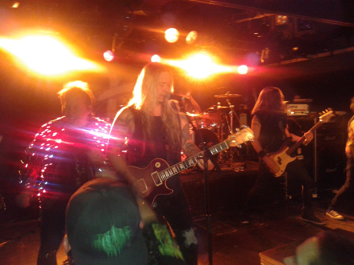 077Partyman's tweet photo. @FOZZYROCK @IAmJericho @thedukeofmetal @billy_grey @TheRandyDrake @Baroeg Rotterdam #CinderBlockParty https://t.co/uzp4MpDky4