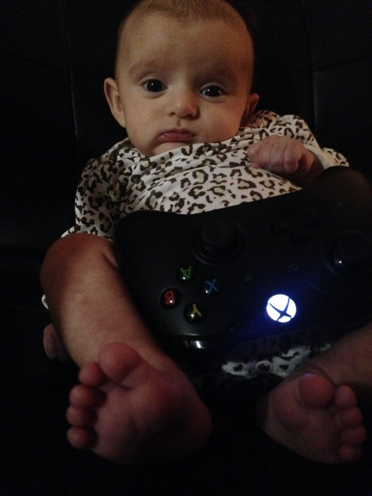 biancaadislaa's tweet image. Sorry dad the video games are mine now